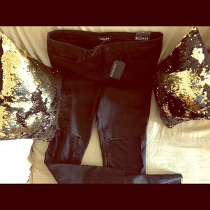 Fashion Nova Size 17 stretch jeans w/ mesh knees